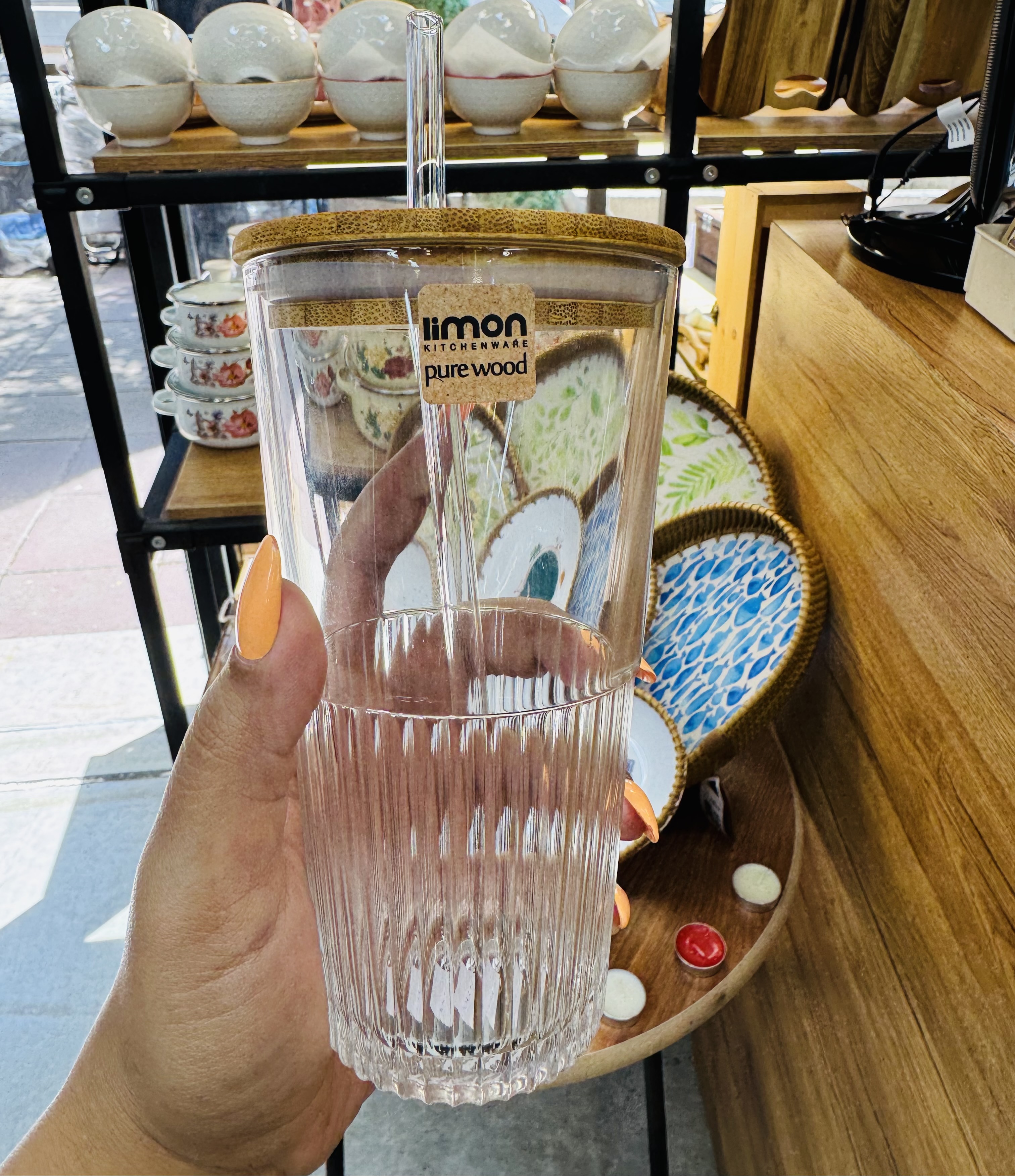 لیوان شیکر شیشه‌ای درب چوبی ۵۰۰ cc لیمون